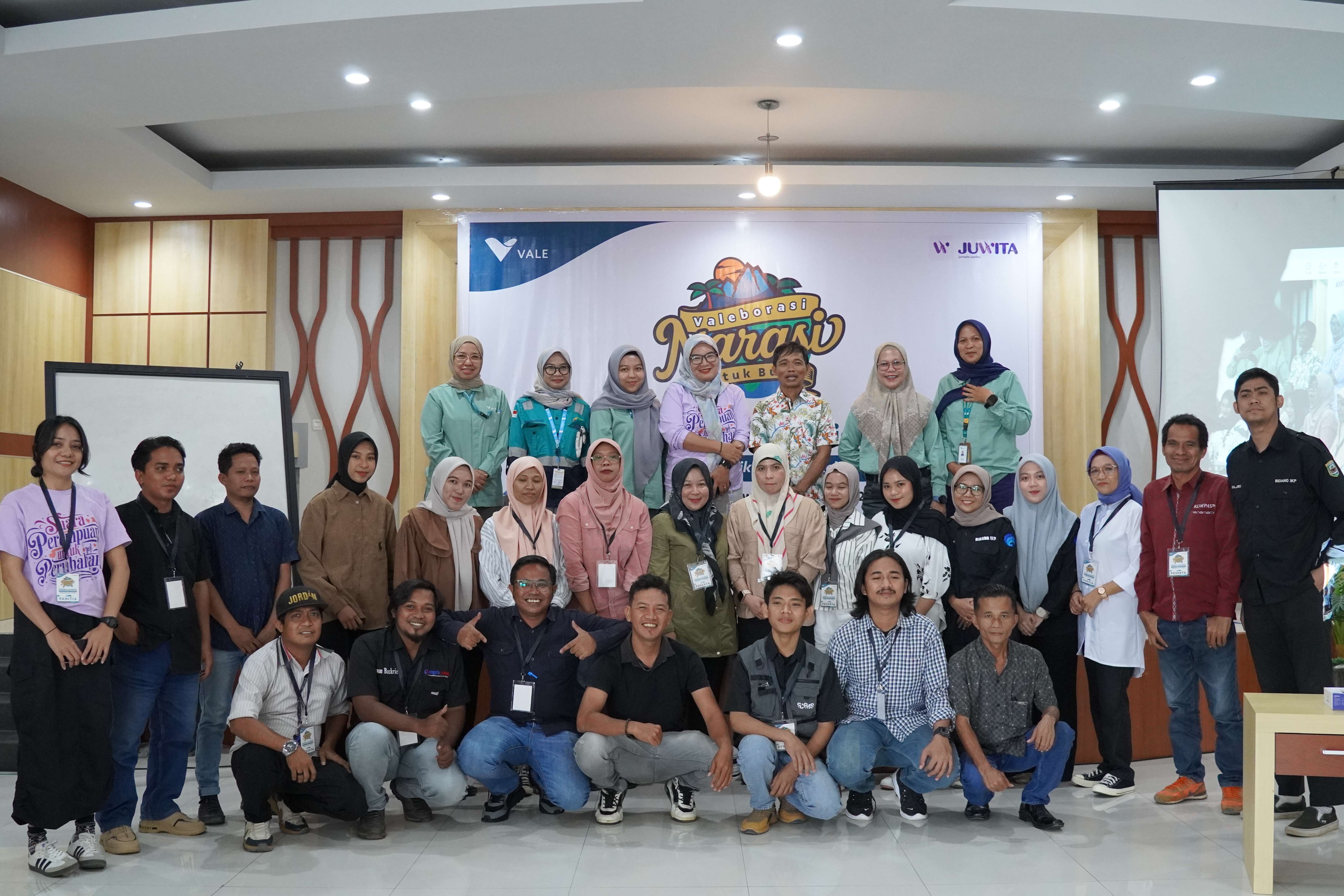 Di tengah gelombang transisi energi global, Indonesia memegang peran sentral sebagai penghasil mineral kritis yang menopang ekonomi rendah karbon. Namun di balik kekayaan sumber daya tersebut, terdapat tanggung jawab besar untuk memastikan bahwa praktik pertambangan berjalan secara adil, inklusif, dan berkelanjutan. PT Vale Indonesia Tbk (PT Vale), bagian dari MIND ID hadir dengan komitmen untuk menjaga keseimbangan itu—dari Morowali untuk Indonesia, dan dunia.
