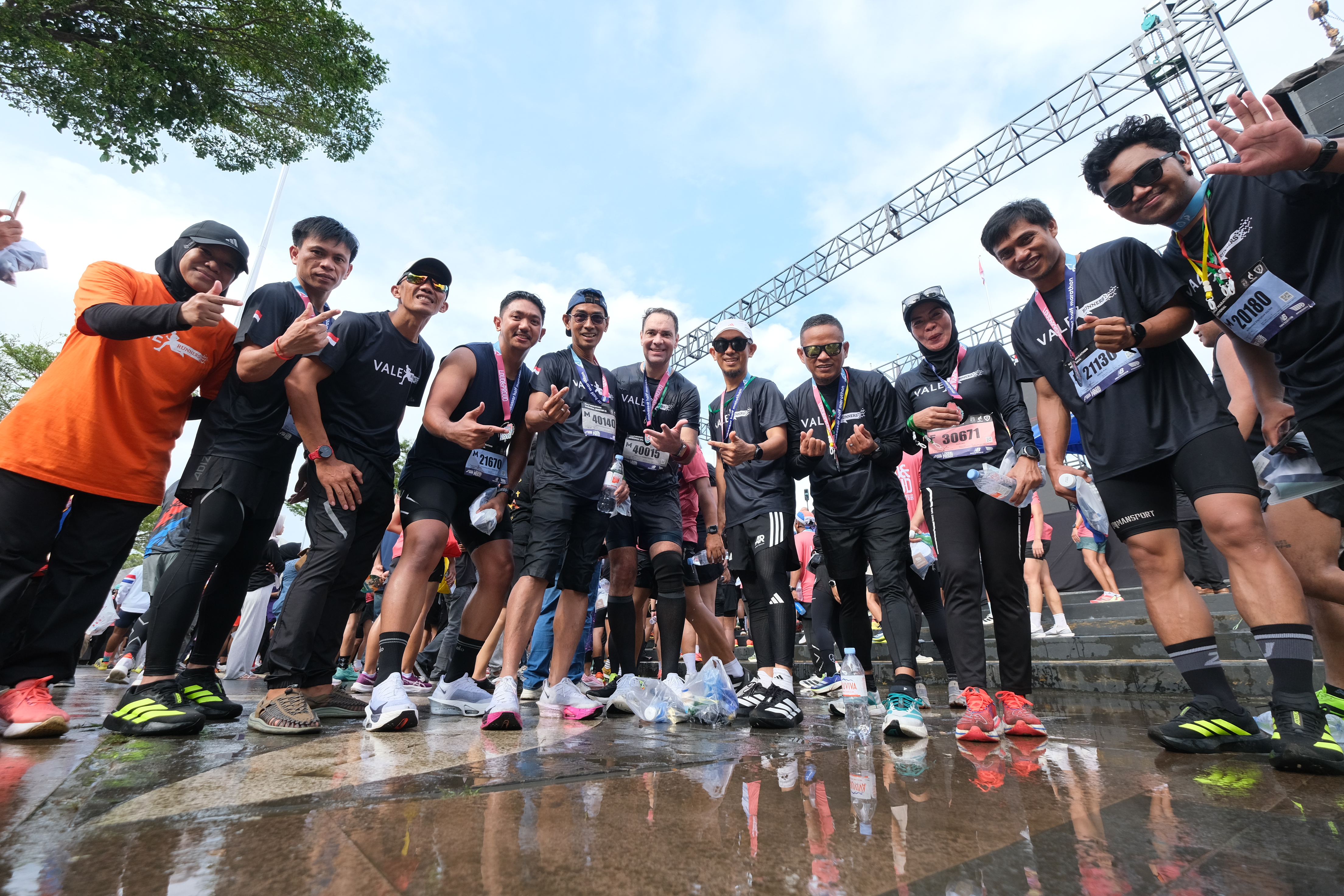 Tingkatkan Kualitas Hidup dan Membangun Masa Depan Lebih Baik, Vale Runners Meriahkan Euforia Makassar Half Marathon: Berlari untuk Olahraga dan Menghargai Bumi