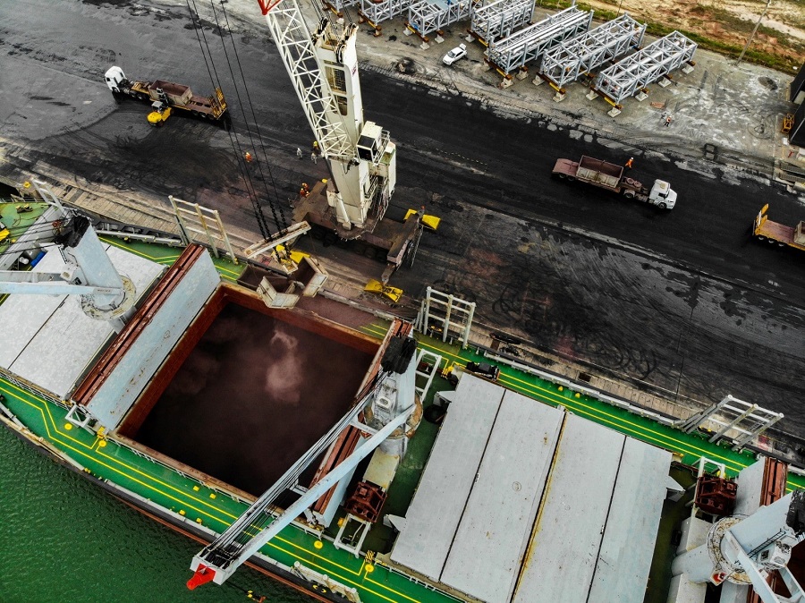 Vale ships its first cargo of briquettes for international tests in blast furnace