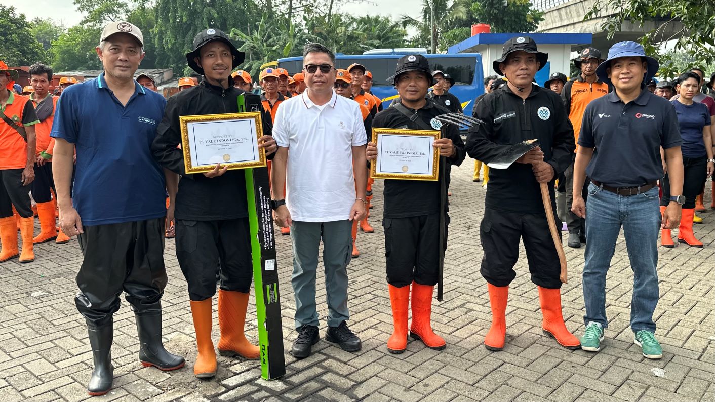 Advancing Clean Water and Resilient Cities, PT Vale and Indonesia’s Ministry of Environment Remove Over 56 Tons of Waste from Cipinang River
