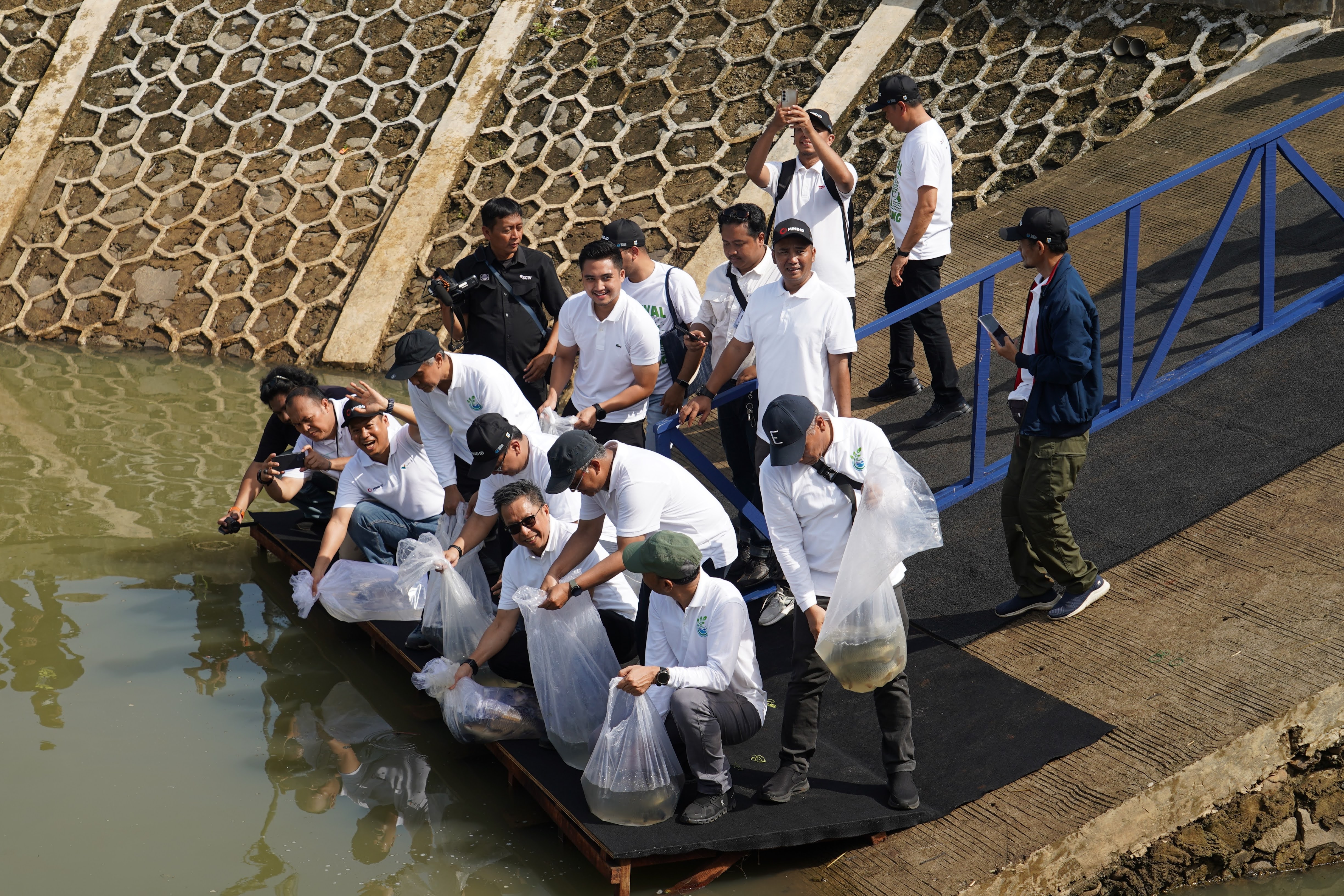 Clean Rivers, Empowered Cities: A Collaborative Effort by Indonesia’s Ministry of Environment, MIND ID, and PT Vale at the Cipinang River Festival