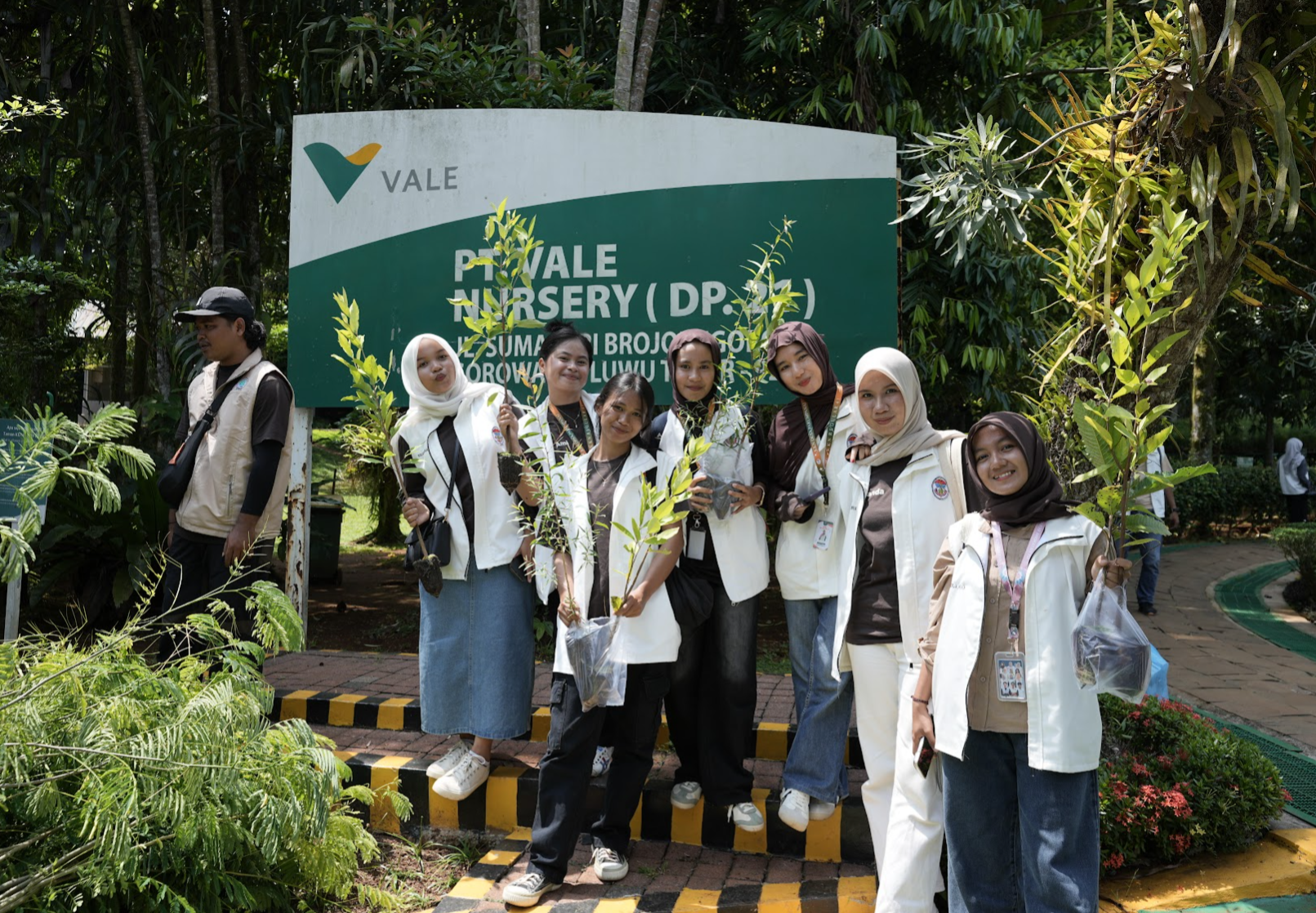 Symbolizing Campus–Mining Industry Synergy for Sustainability: PT Vale and Unanda Launch Tree-Planting Initiative