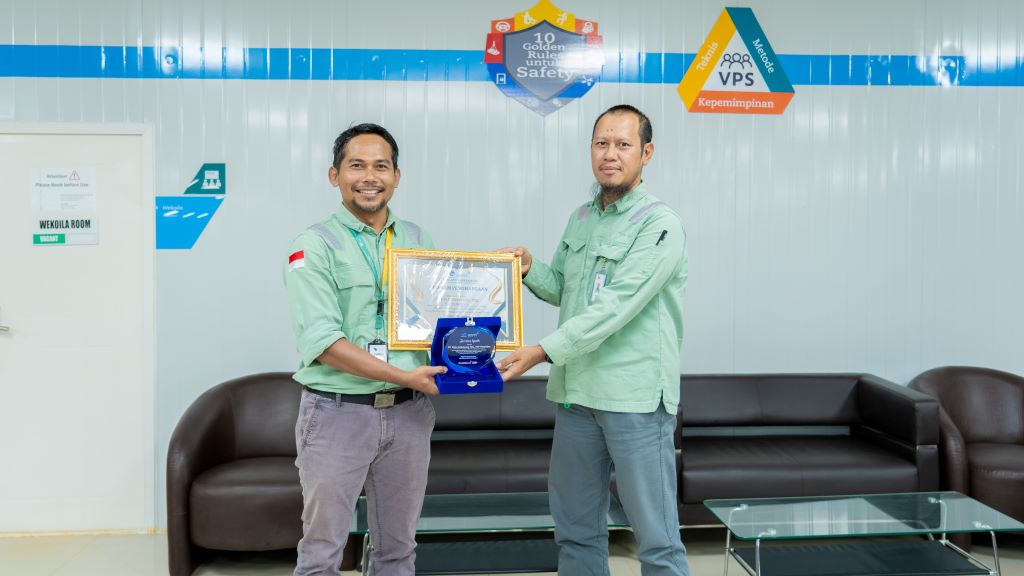 Tertib Frekuensi, PT Vale IGP Pomalaa Raih Penghargaan Loka Monitor SFR Kendari